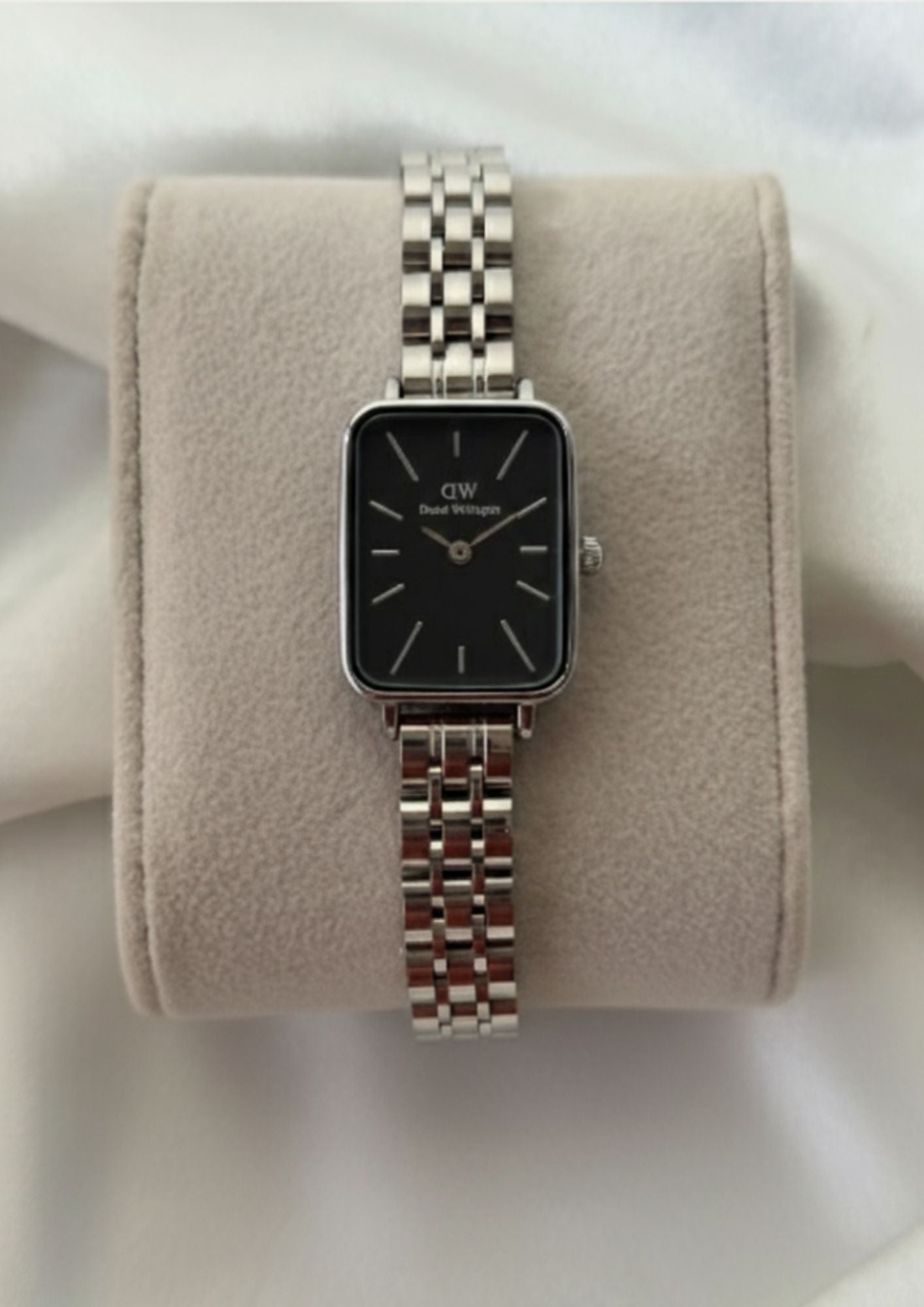 DW Quadro (Analog Watch)