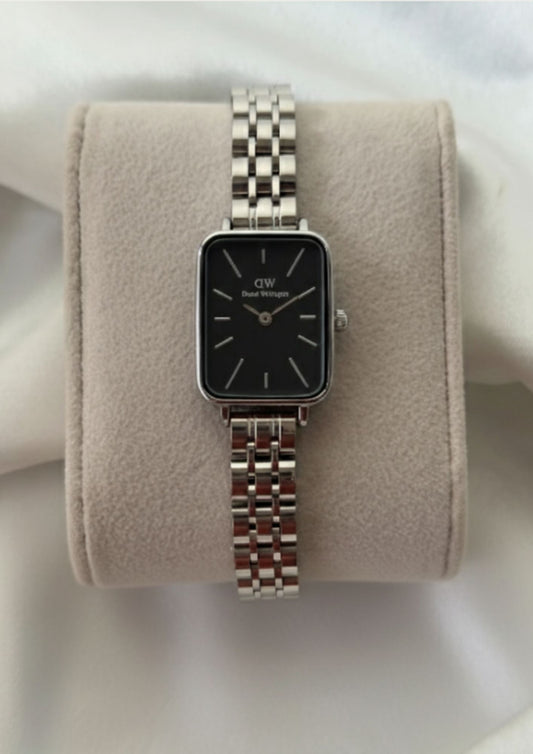 DW Quadro (Analog Watch)