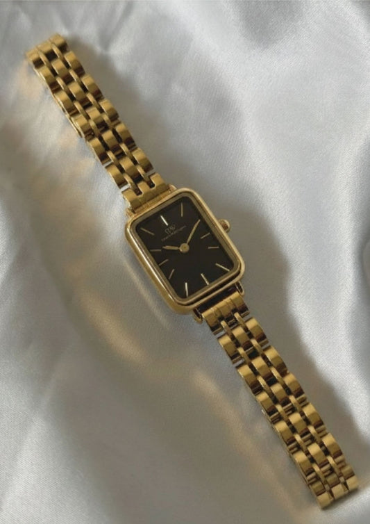 DW Quadro (Analog Watch)