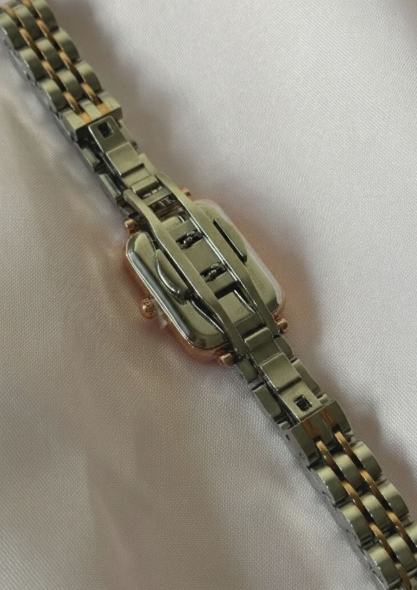 DW Quadro (Analog Watch)