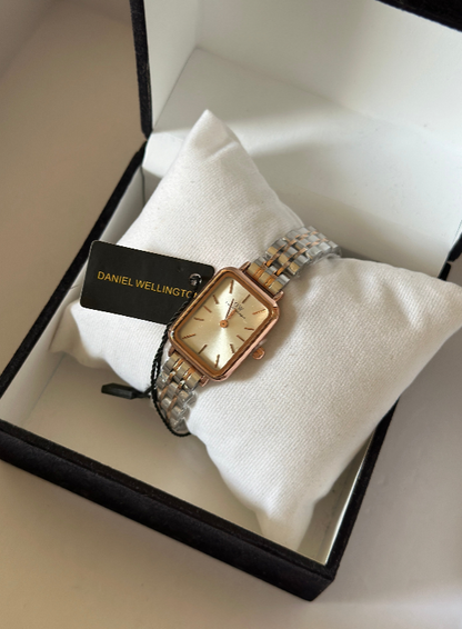 DW Quadro (Analog Watch)