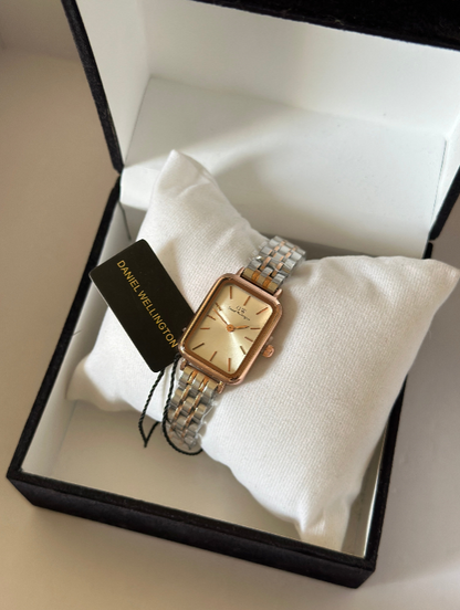 DW Quadro (Analog Watch)