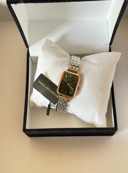 DW Quadro (Analog Watch)