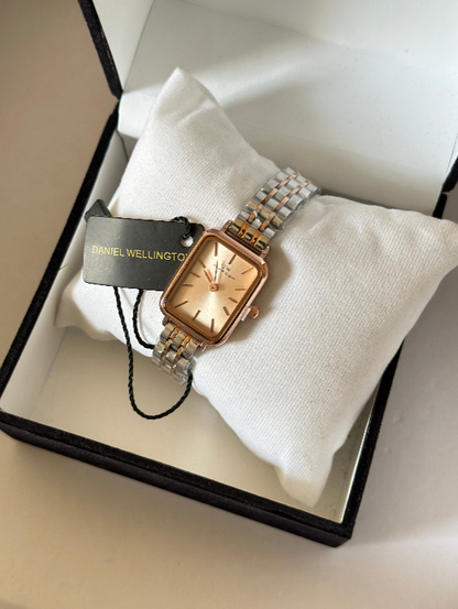 DW Quadro (Analog Watch)