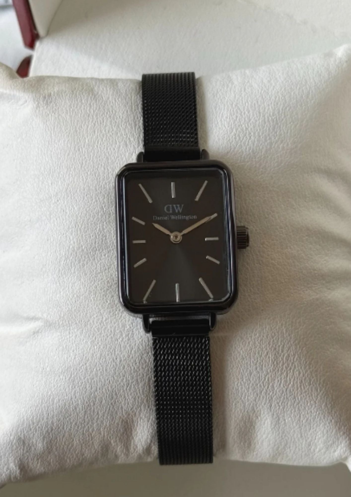 DW Quadro (Analog Watch)