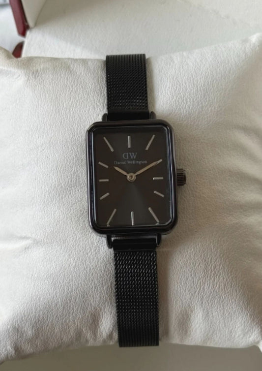 DW Quadro (Analog Watch)