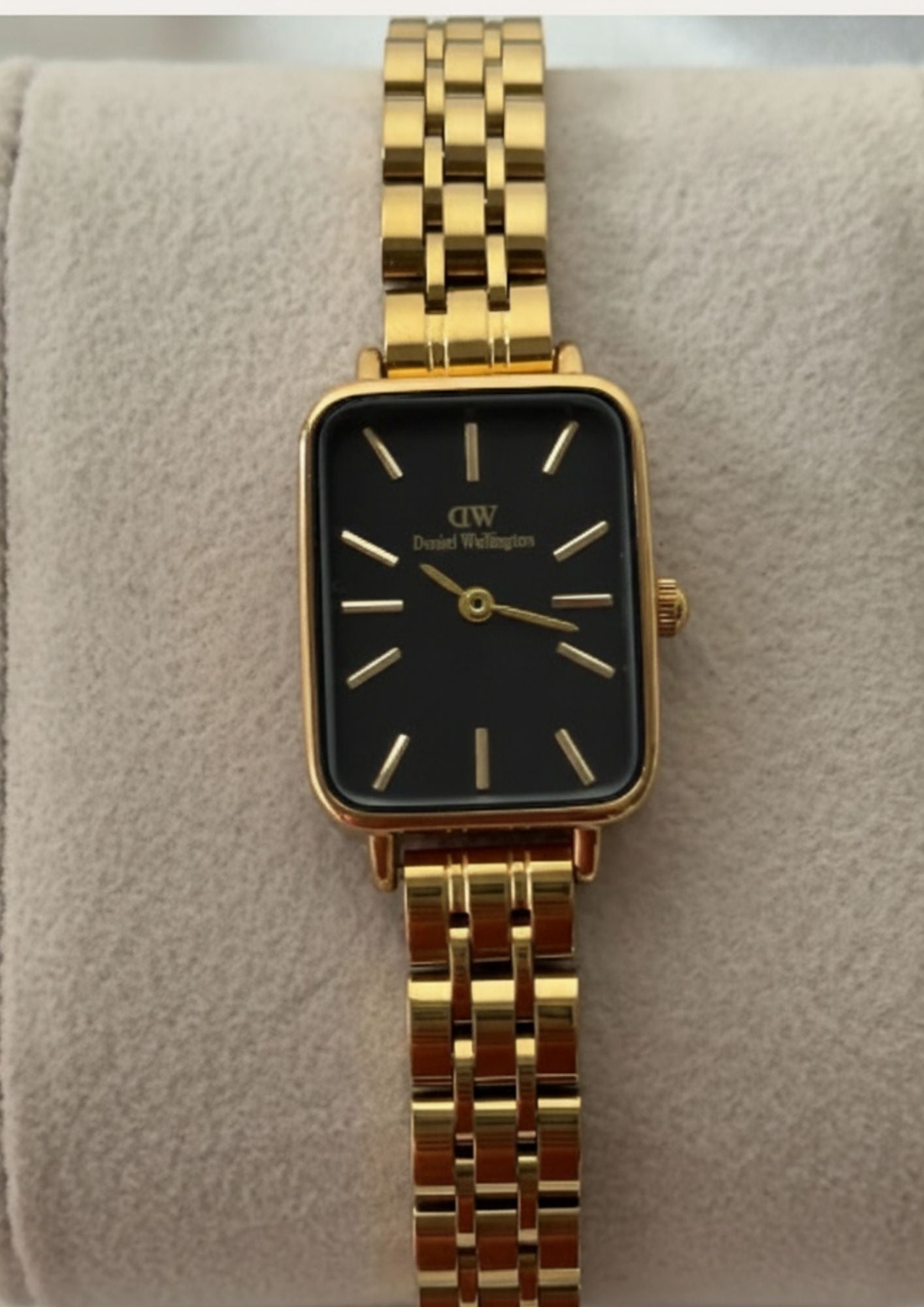 DW Quadro (Analog Watch)