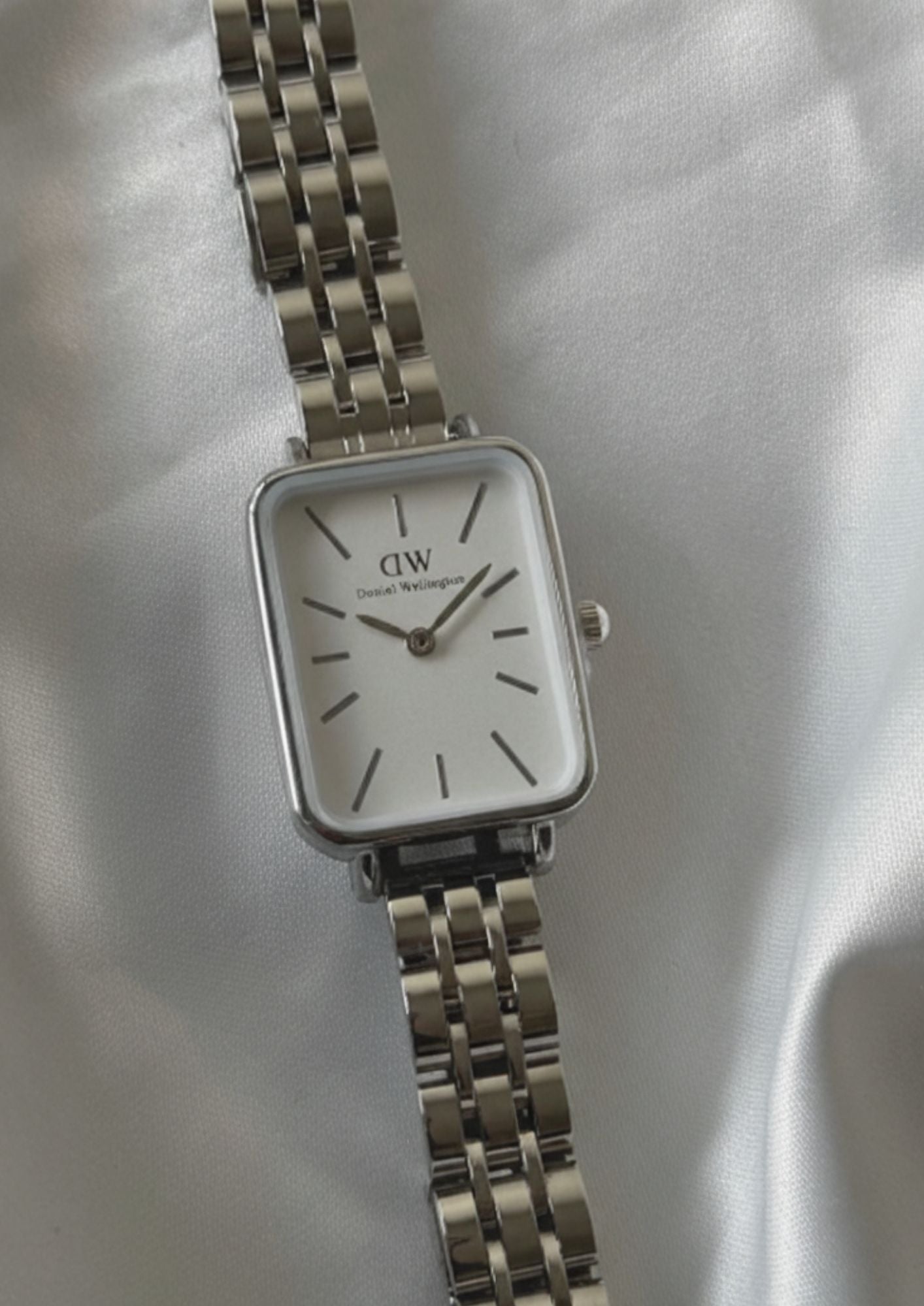 DW Quadro (Analog Watch)