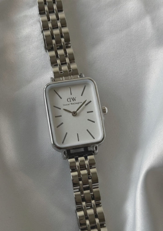 DW Quadro (Analog Watch)