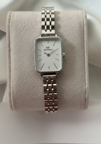 DW Quadro (Analog Watch)