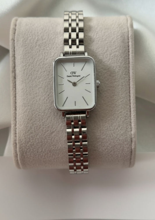 DW Quadro (Analog Watch)