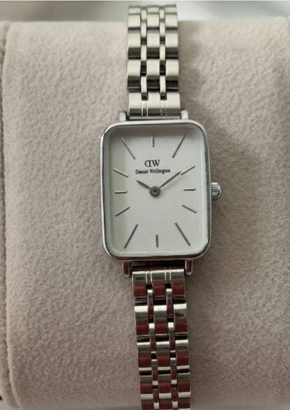 DW Quadro (Analog Watch)