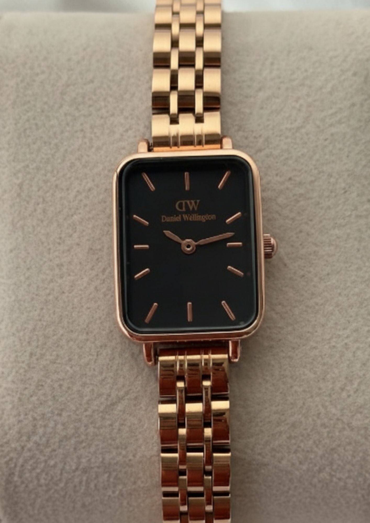 DW Quadro (Analog Watch)