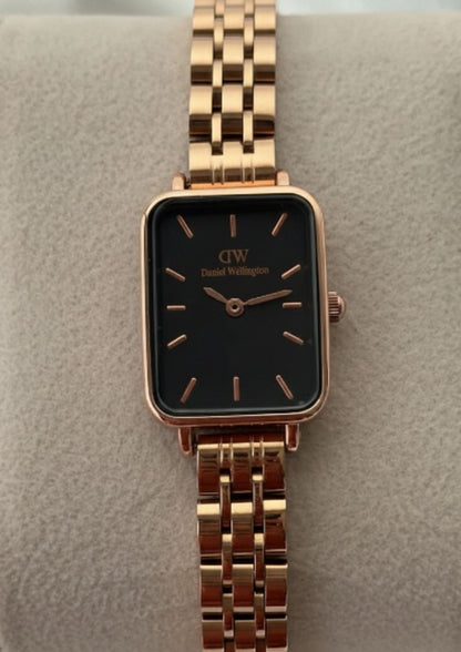 DW Quadro (Analog Watch)