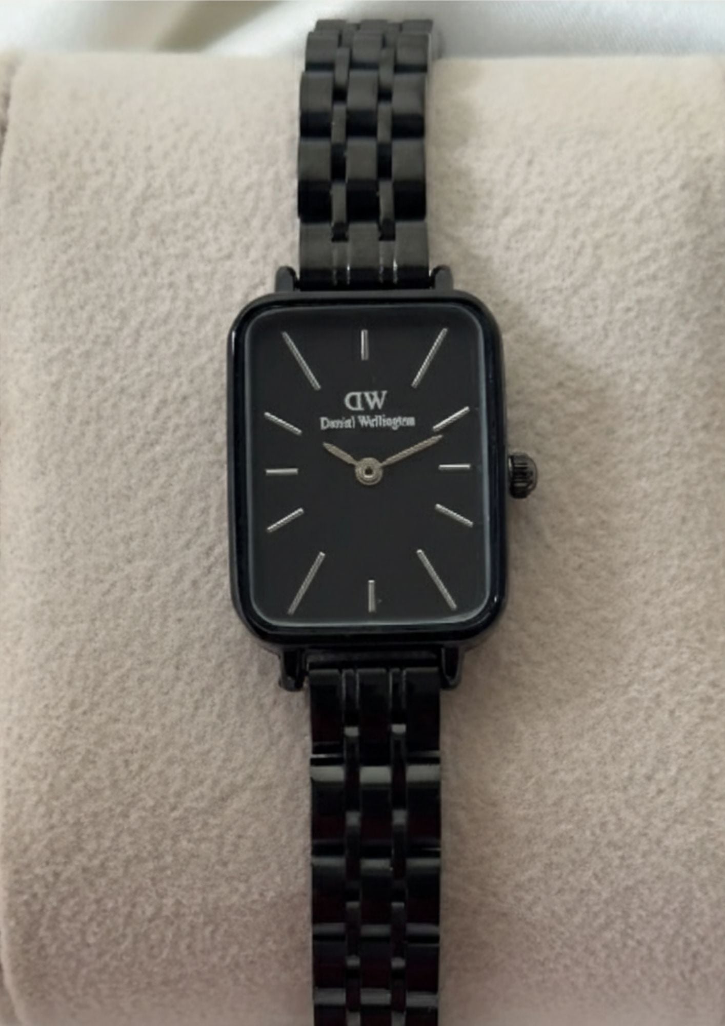 DW Quadro (Analog Watch)