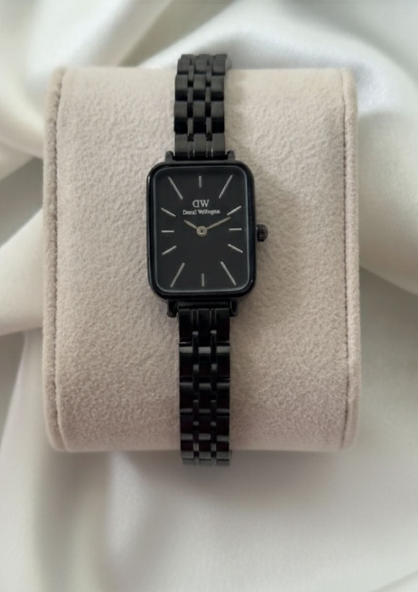 DW Quadro (Analog Watch)