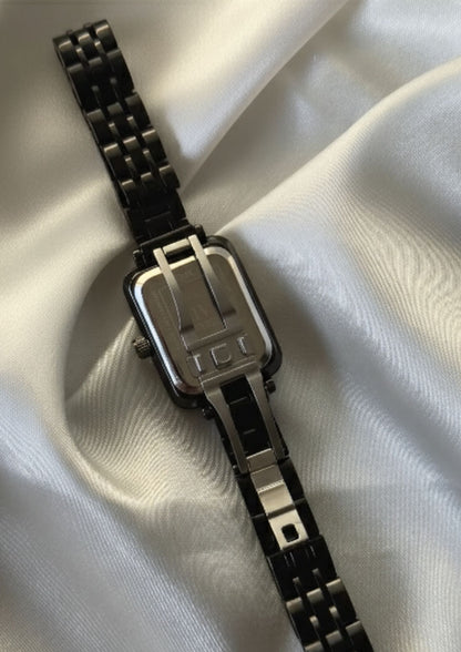 DW Quadro (Analog Watch)