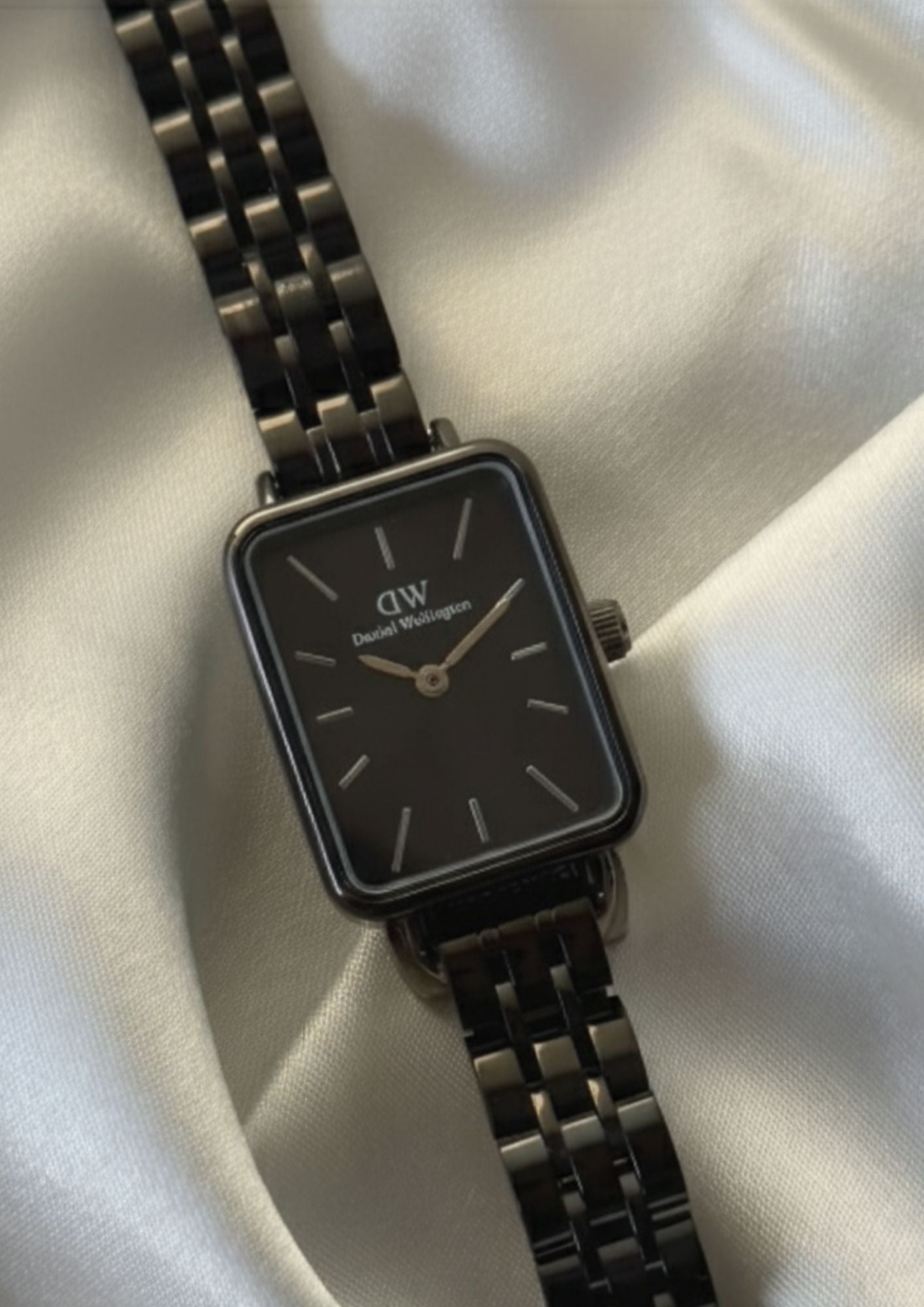 DW Quadro (Analog Watch)