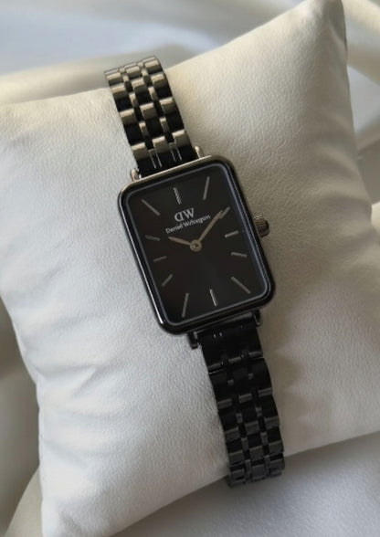 DW Quadro (Analog Watch)