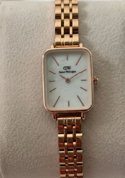 DW Quadro (Analog Watch)