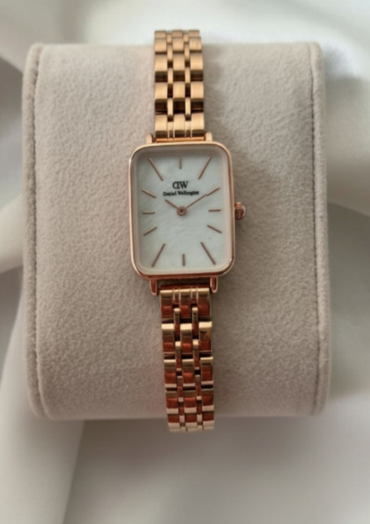 DW Quadro (Analog Watch)