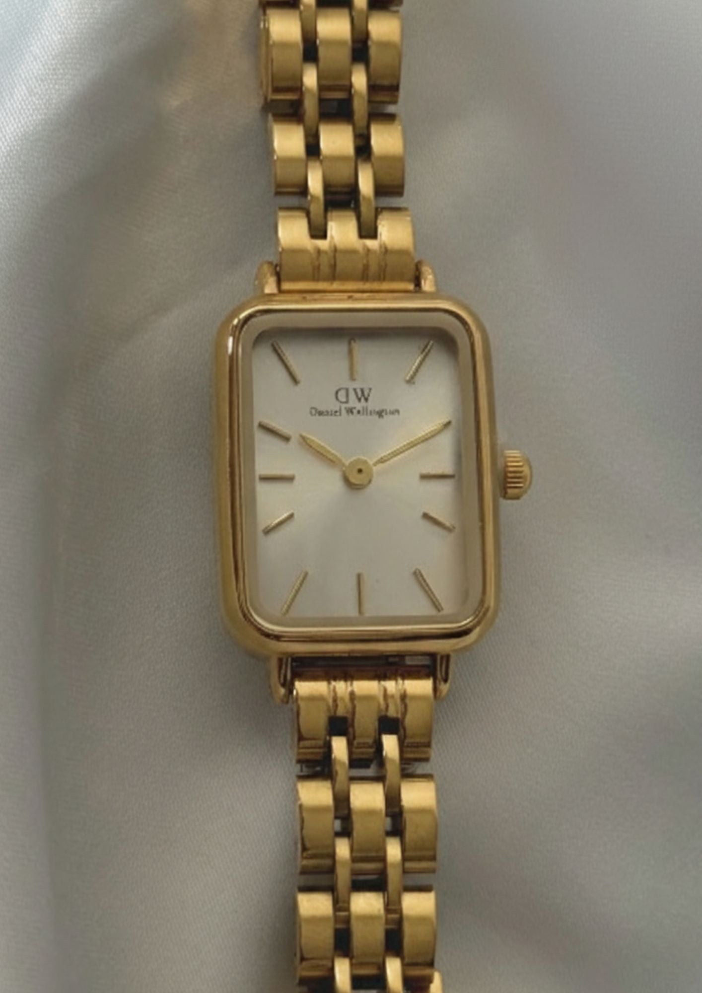 DW Quadro (Analog Watch)