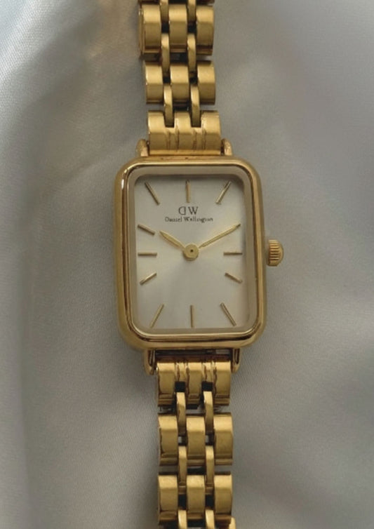 DW Quadro (Analog Watch)