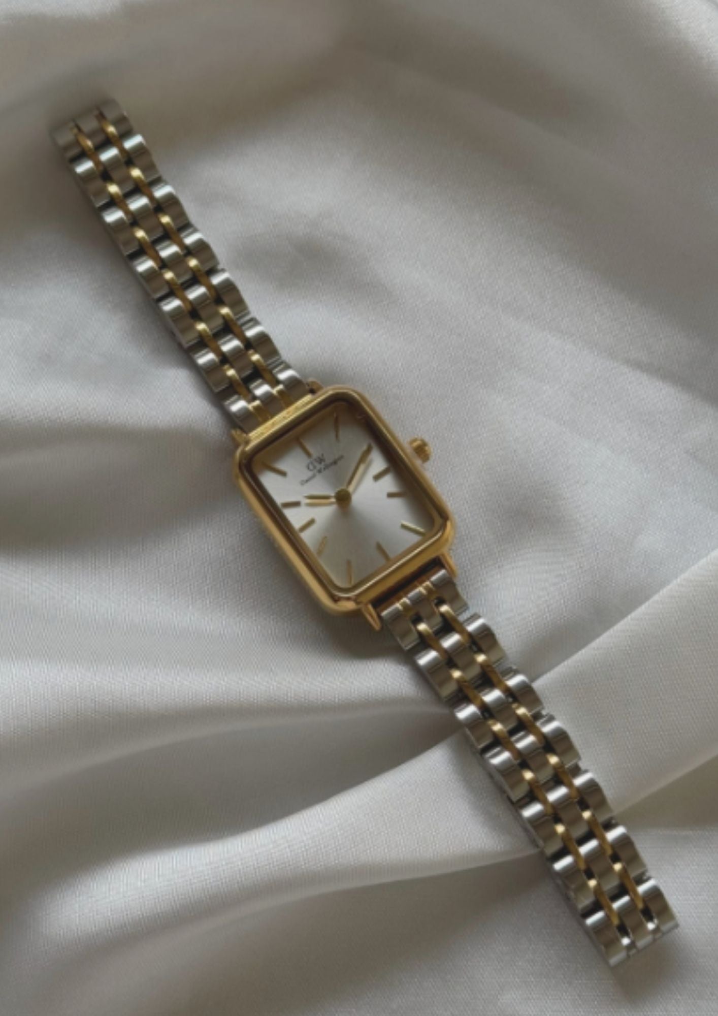 DW Quadro (Analog Watch)