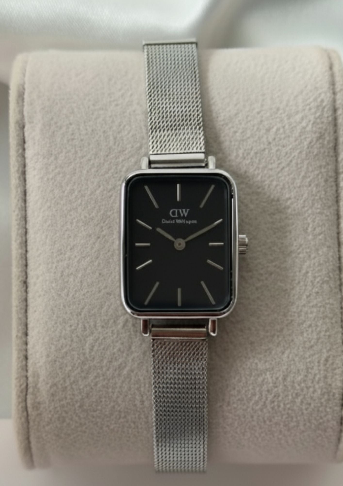 DW Quadro (Analog Watch)