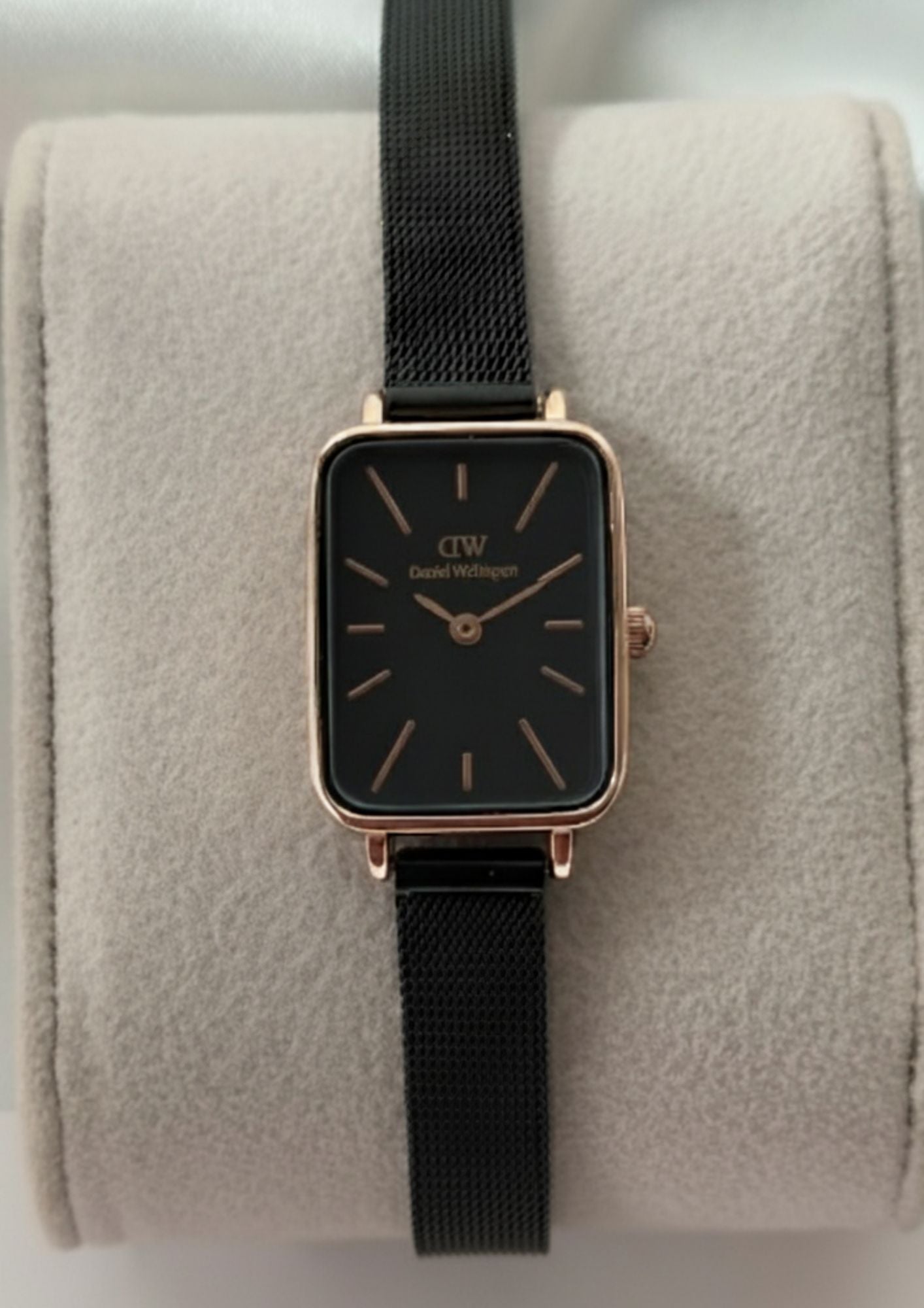 DW Quadro (Analog Watch)