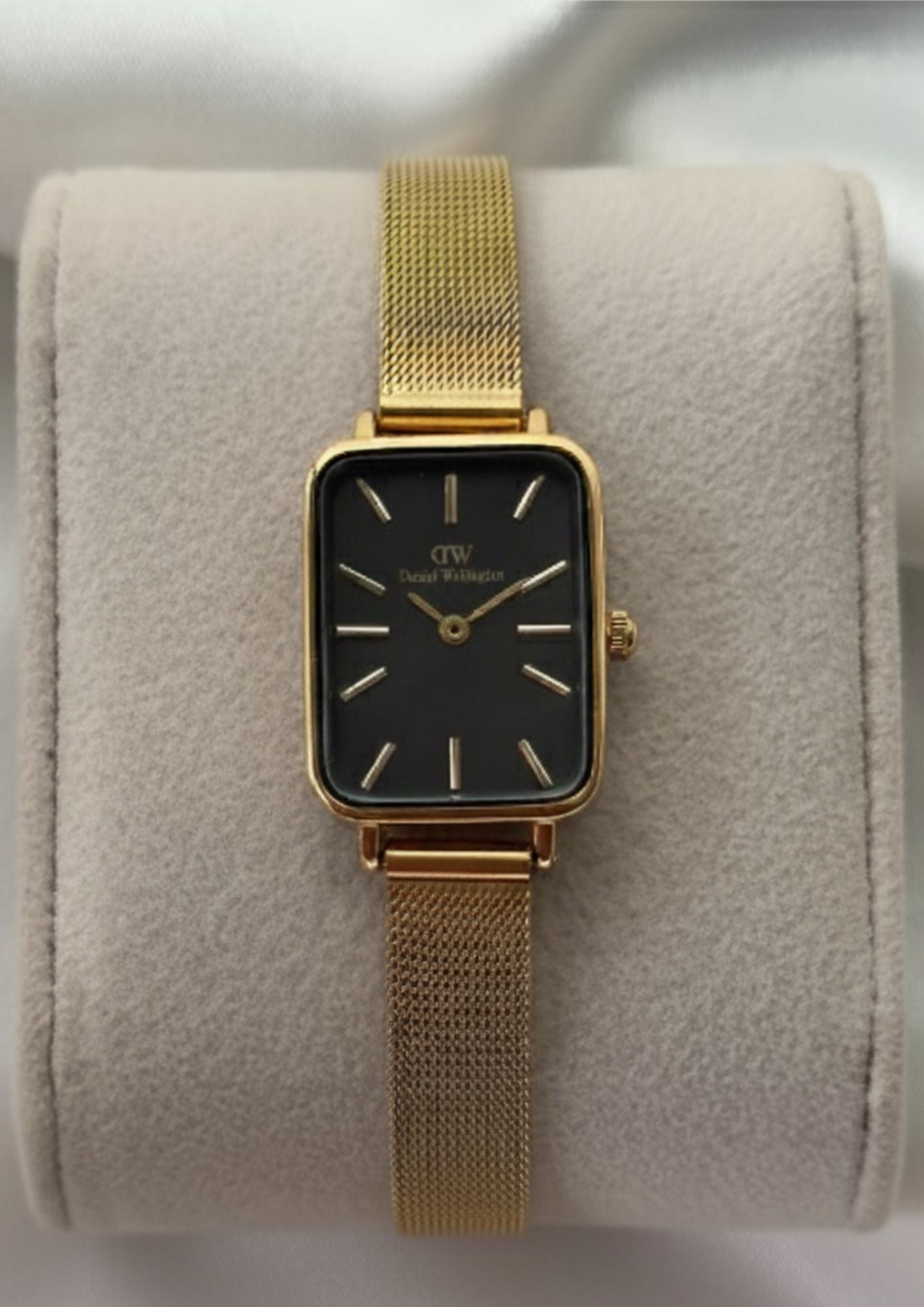 DW Quadro (Analog Watch)