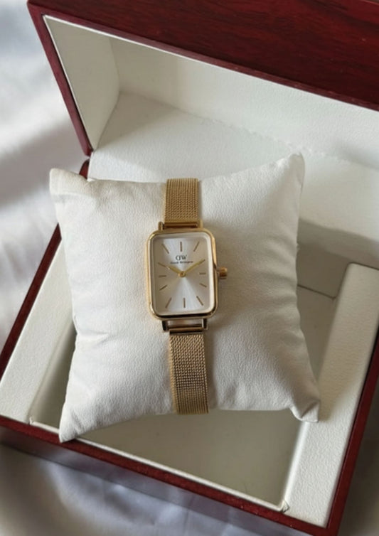 DW Quadro (Analog Watch)