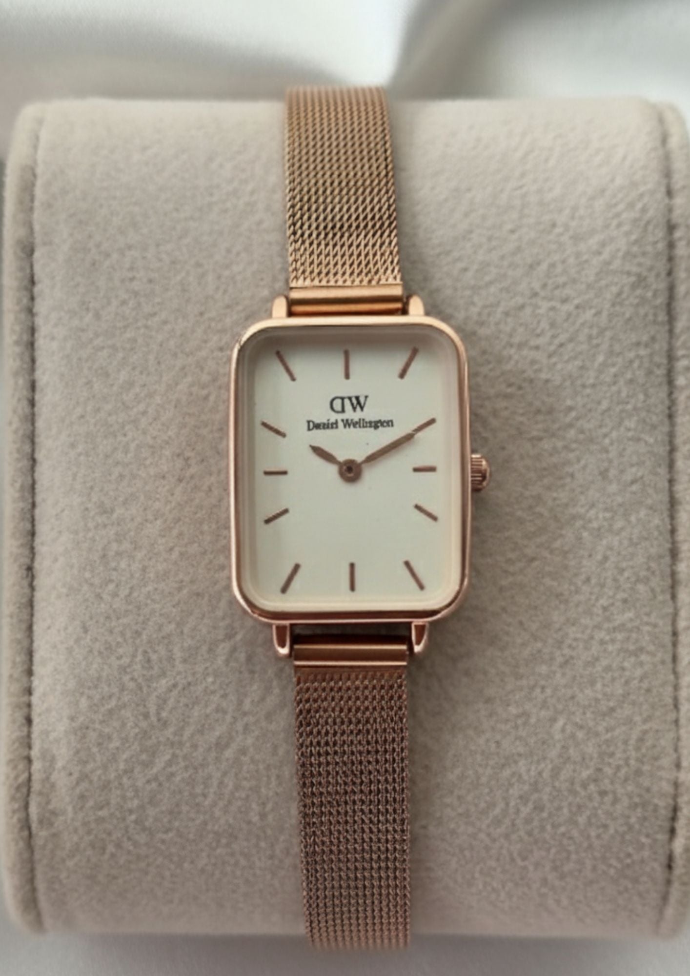 DW Quadro (Analog Watch)