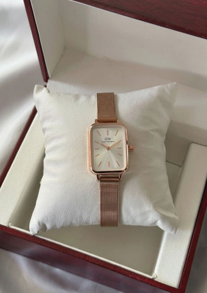 DW Quadro (Analog Watch)