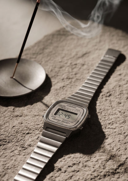 Vintage D124 (Digital Watch) - Silver