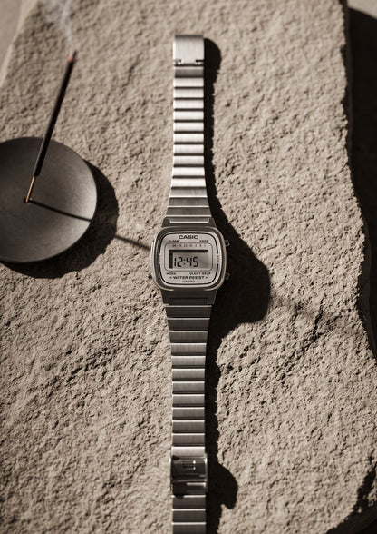 Vintage D124 (Digital Watch) - Silver