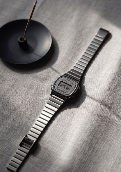 Vintage D124 (Digital Watch) -  Silver Grey